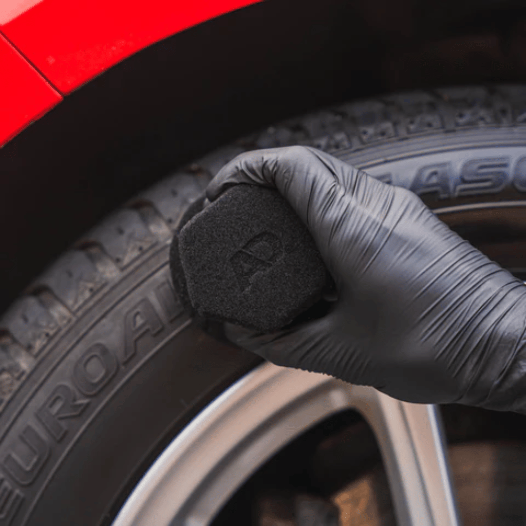 Contoured Trim & Tyre Dressing Waffle Applicator β Ergonomic Grip for Even Coverage