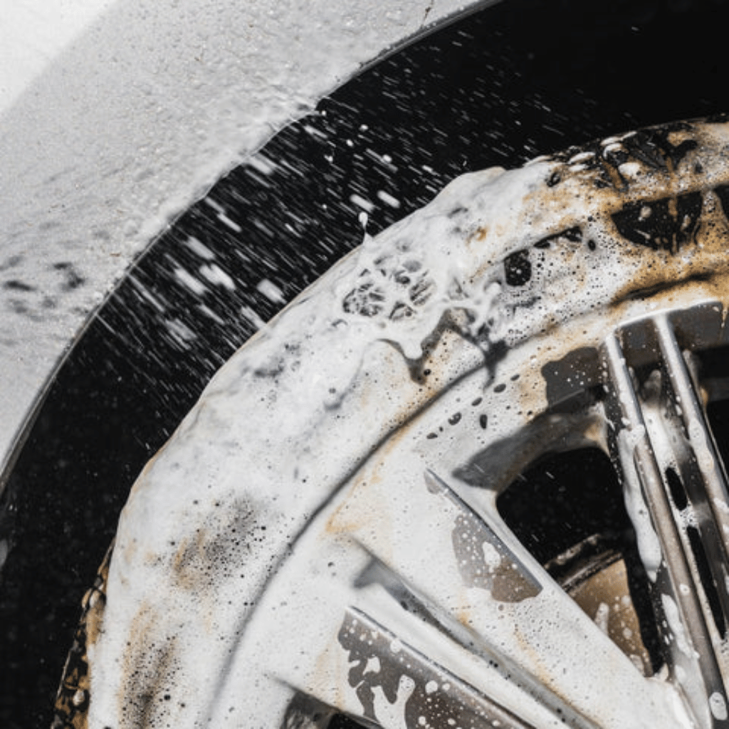 Wheel & Tyre Cleaner 500 ml – Non‑Acid Degreaser, Brightens Wheels & Preps Tyres
